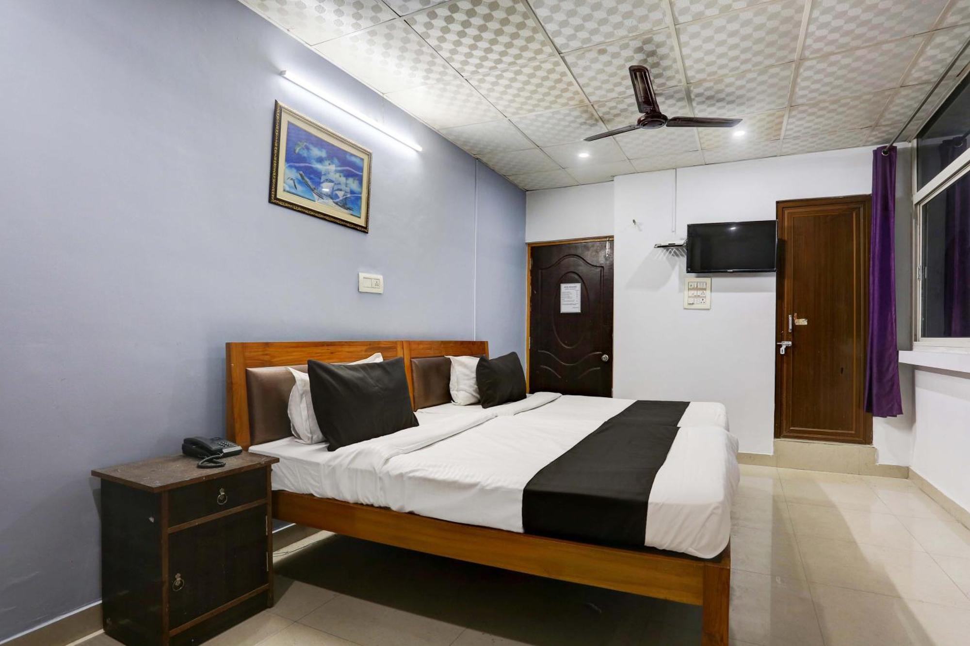 Collection O Hotel Moon Light Lucknow Extérieur photo