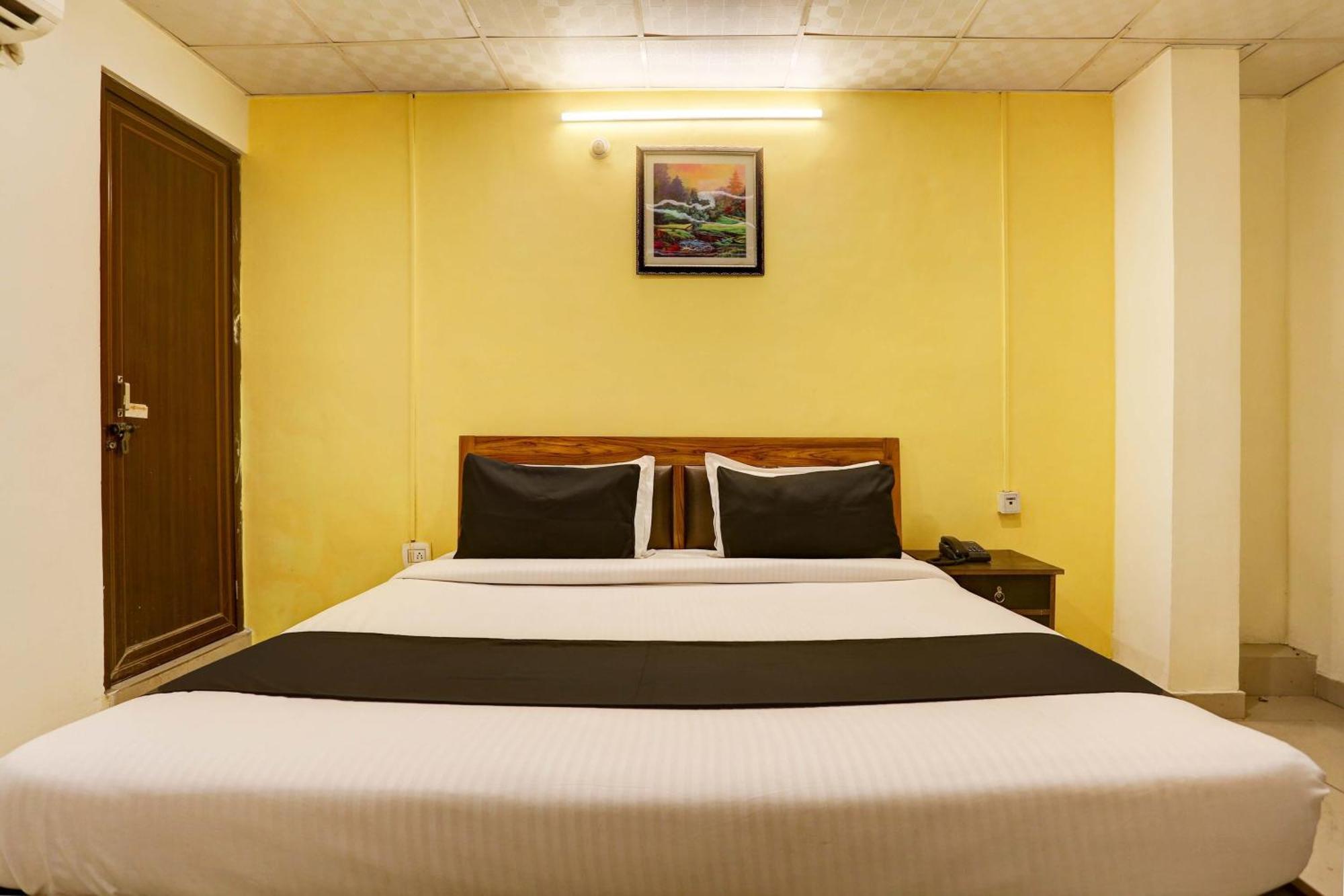 Collection O Hotel Moon Light Lucknow Extérieur photo