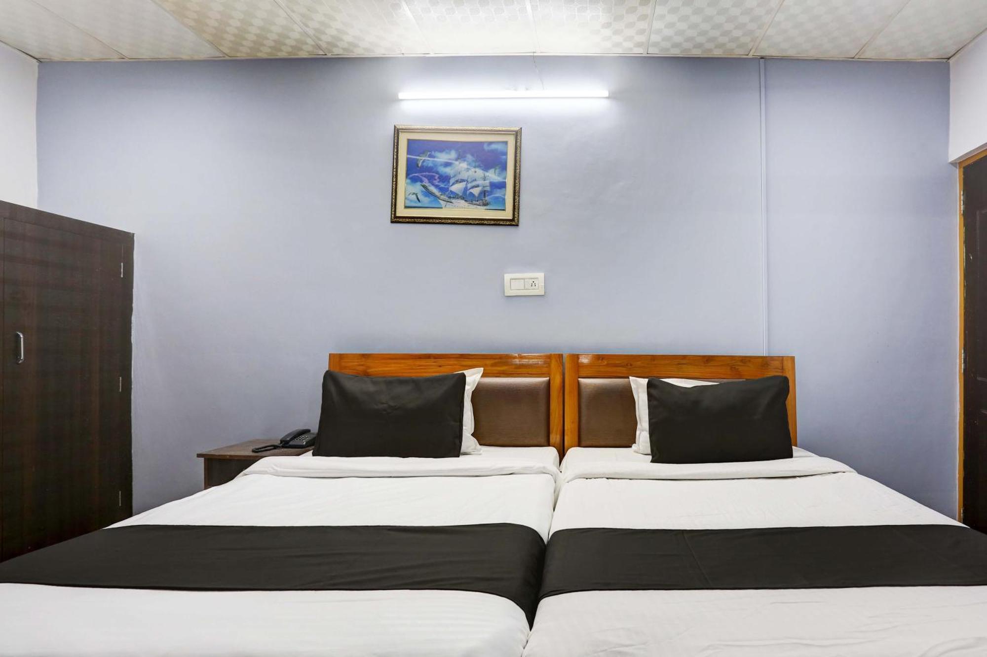 Collection O Hotel Moon Light Lucknow Extérieur photo