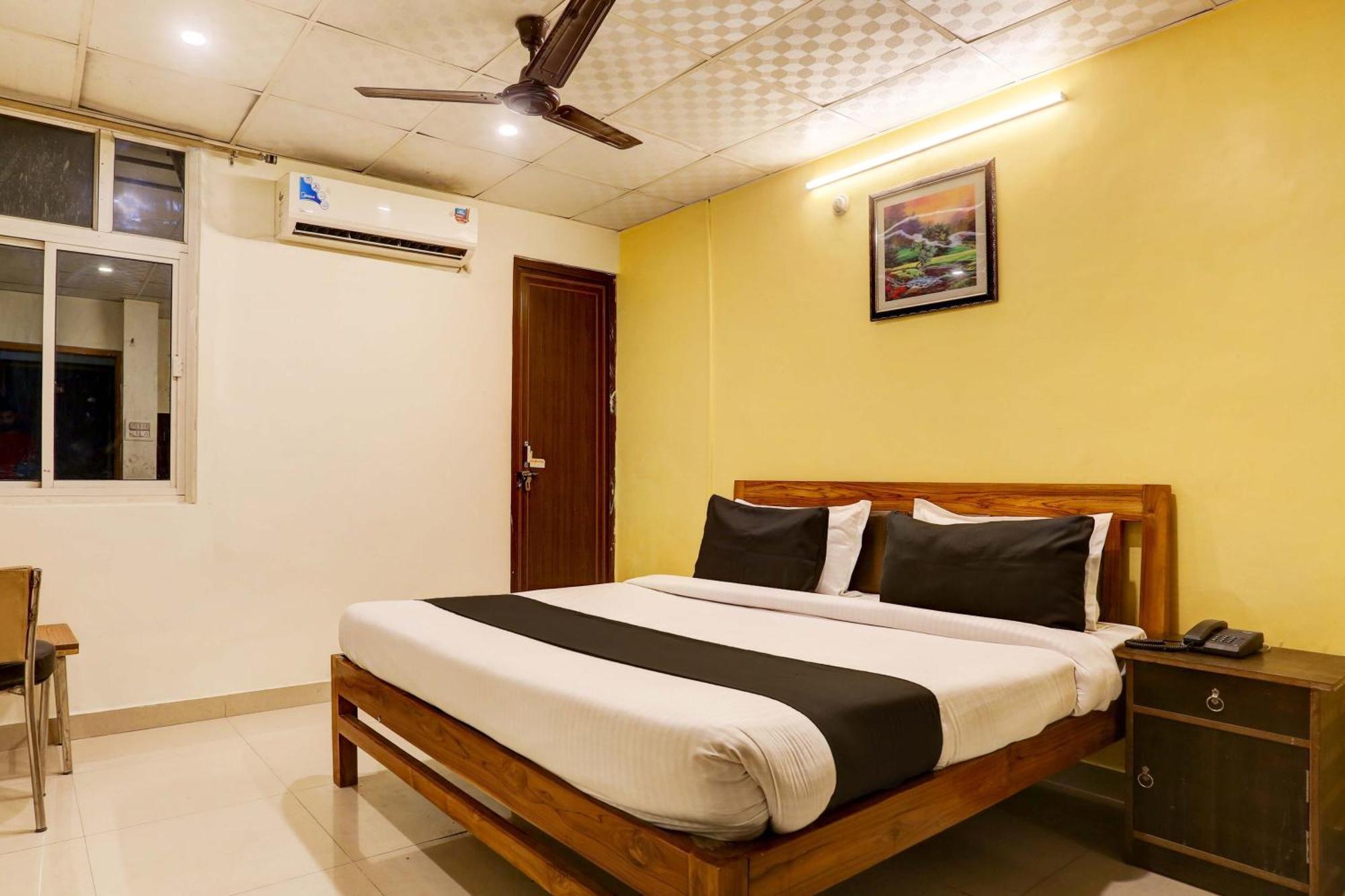 Collection O Hotel Moon Light Lucknow Extérieur photo