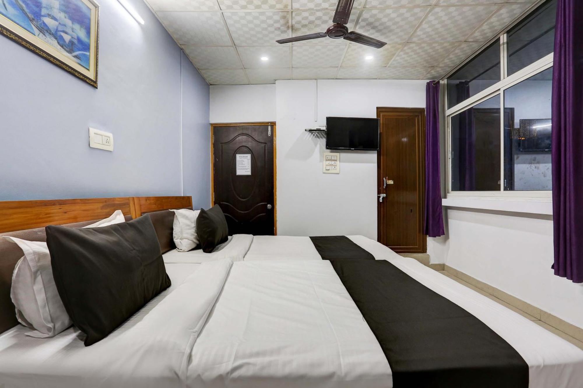 Collection O Hotel Moon Light Lucknow Extérieur photo